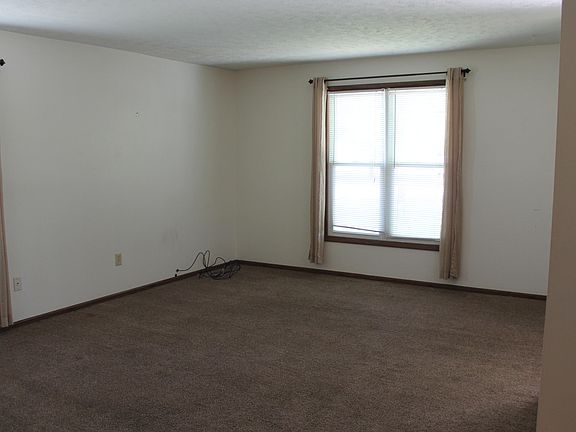 5th image of 801 & 803 S Main St