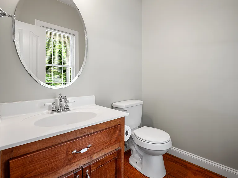 619 Greyshire Dr — Photo 9