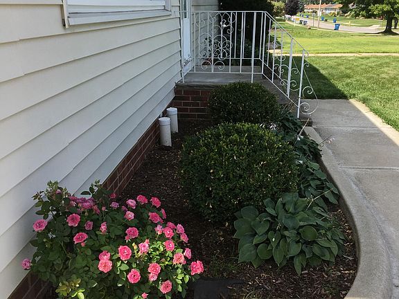 Front Flowerbed