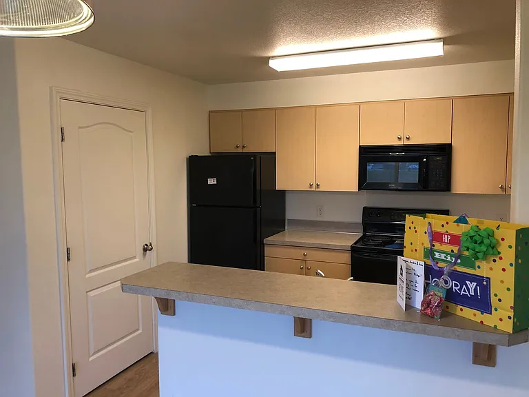 Falcon Ridge Apartments — Photo 12