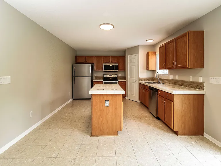 6 Vodington Cir — Photo 3