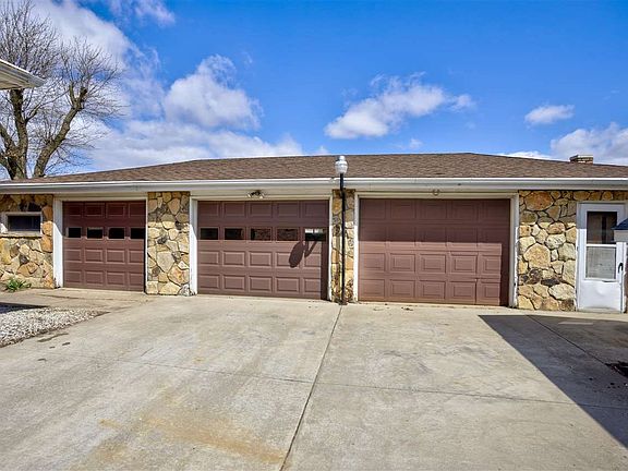 3-Car Garage