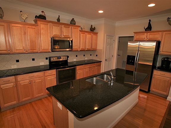 5th image of 9042 Kensington Forest Dr