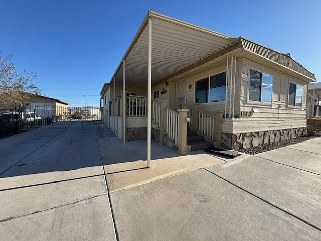 1682 Colina Dr — Photo 12