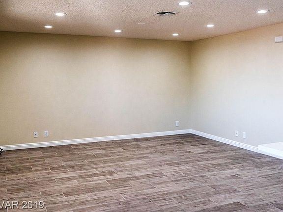 3rd image of 1333 Keifer Ln Unit 202