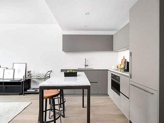 4th image of 630 Lorimer St #302