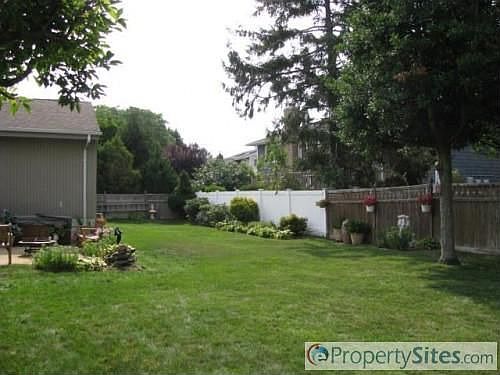 5th image of 11 Shelley Dr