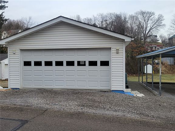 2nd image of 1232 E Brady St