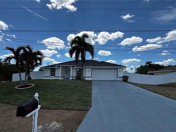 3rd image of 1301 Venice AVE N