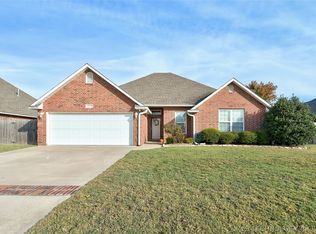2011 5th Ave NW, Ardmore, OK 73401