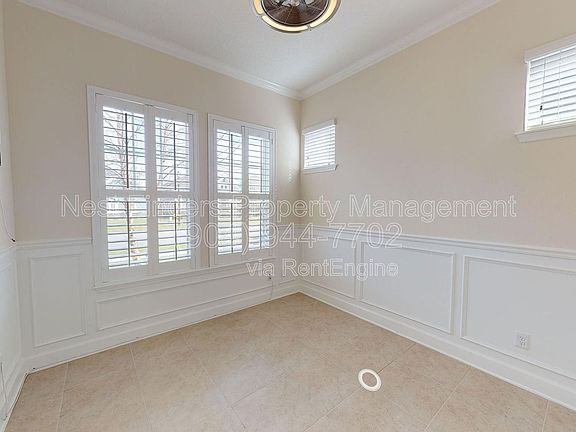5th image of 203 Southern Oak Dr