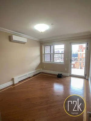 Rented by Realty 2000 Corp | media 82