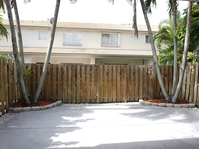 7424 SW 162nd Pl — Photo 17