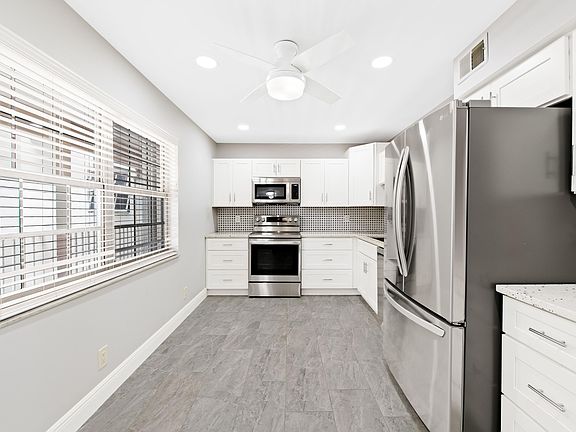 4th image of 800 Cypress Grove Drive #211