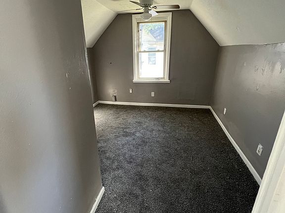 5th image of 18 S Benton St
