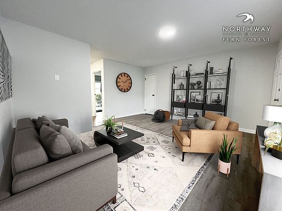 4th image of 1024 Ashwood Ct #1126C