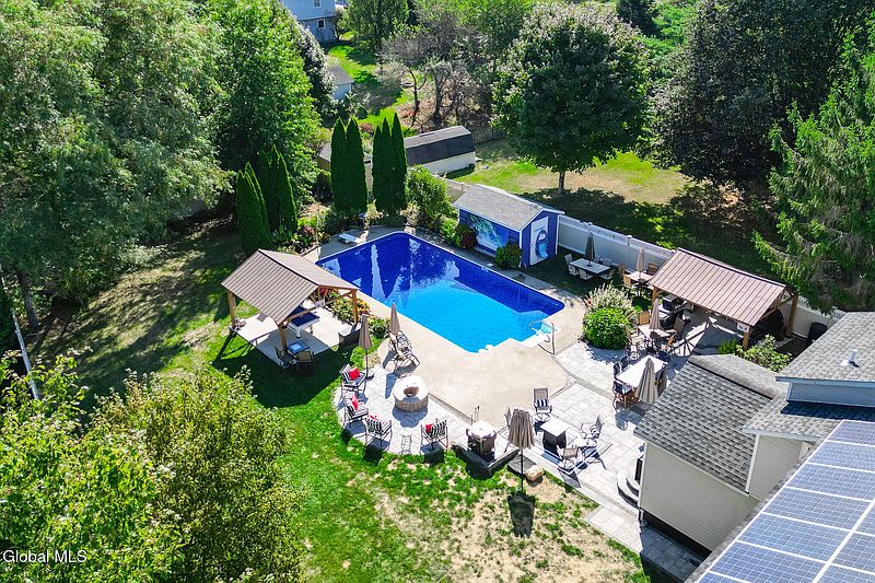 3rd image of 1123 Laural Lane