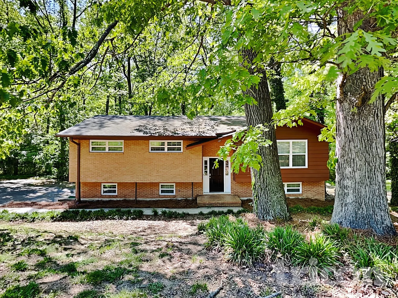 350 Waycross Drive Charlotte NC — Photo 2