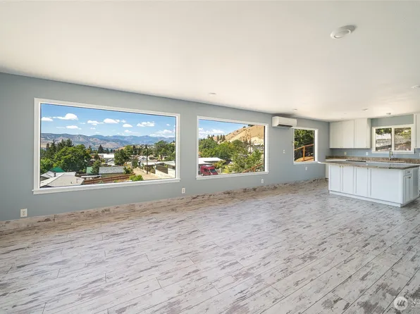 505 N Navarre Street, Chelan, WA 98816