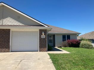 3418 NW 49th St, Topeka, KS 66618