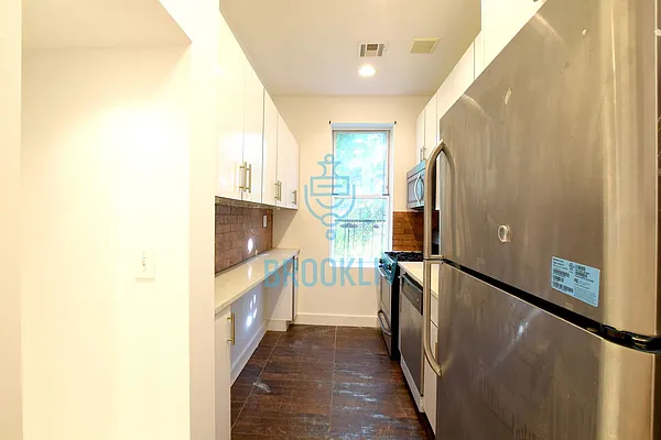 Rented by null | media 8