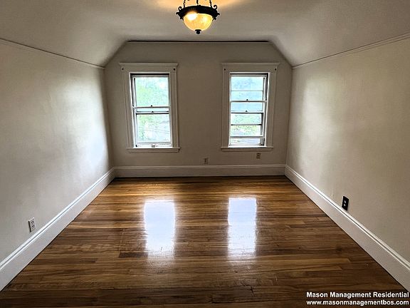 3rd image of 346 Belmont St