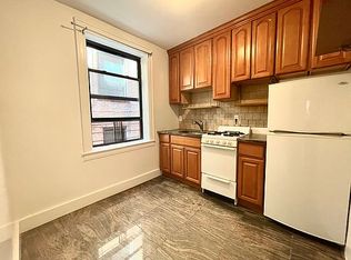 30-71 33rd St #1A, Astoria, NY 11103