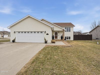 3715 Brookshire Dr, Grand Forks, ND, 58201