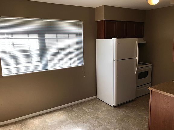 3rd image of 6718 Colony Acres Dr APT A
