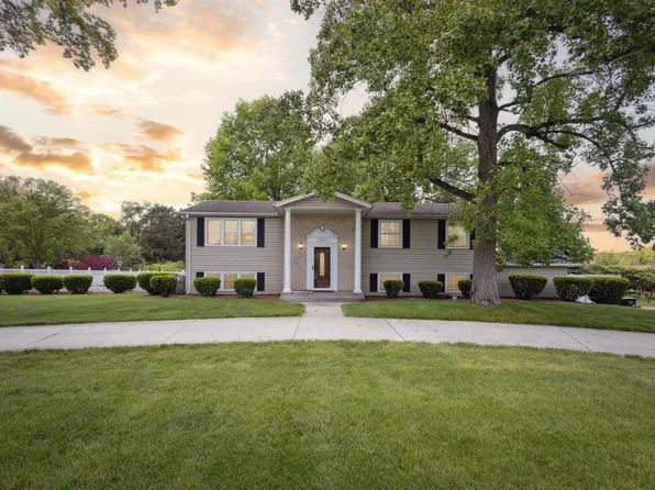 53211 Kinglet Ln, South Bend, IN 46637