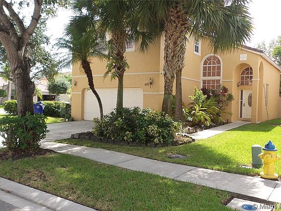 4th image of 690 NW 157th Ave