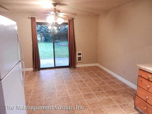 4th image of 3703 NE 55th Ct