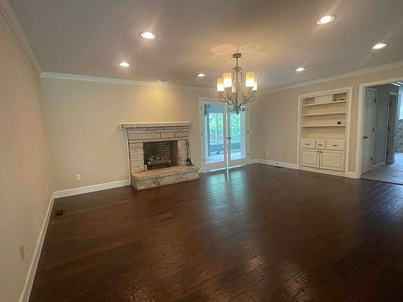 5th image of 762 2nd St NW