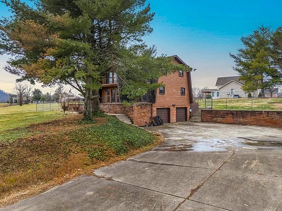 4th image of 128 Township Road 1141