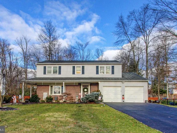 18 Boulder Dr, Sellersville, PA 18960