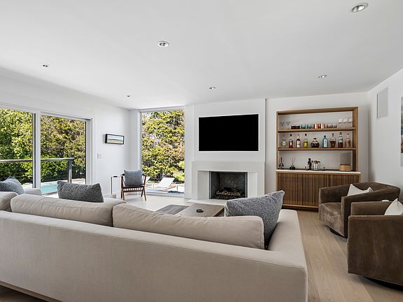 5th image of 47 Deerfield Ln