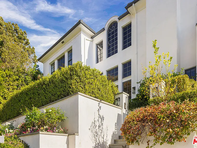 1460 N Doheny Dr — Photo 30