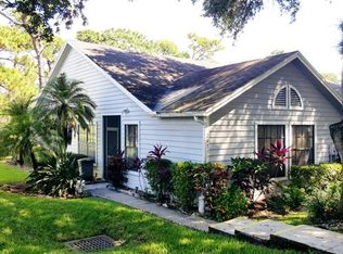 2471 Bentley Dr, Palm Harbor, FL 34684
