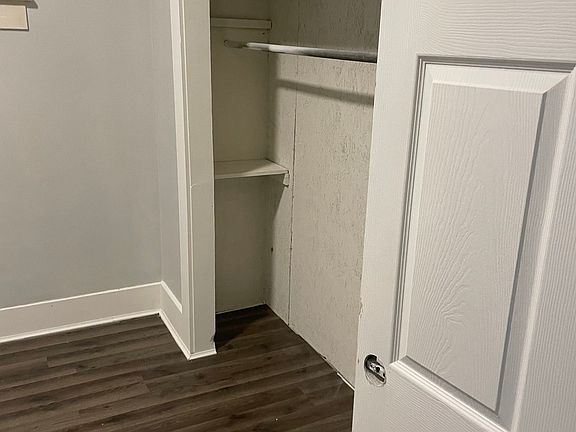 3rd image of 1110 Edgar St