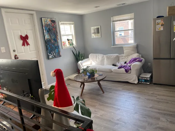 942 Wolf St #1, Philadelphia, PA 19148