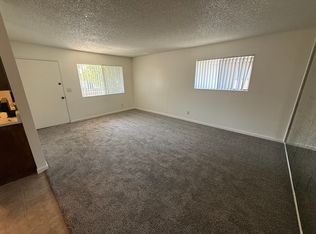 2037 Avenida Refugio Unit 4, Simi Valley, CA 93063