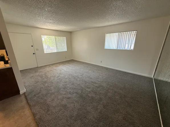 2037 Avenida Refugio Unit 4, Simi Valley, CA 93063