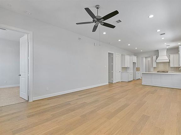 5th image of 2507 S Houston Avenue