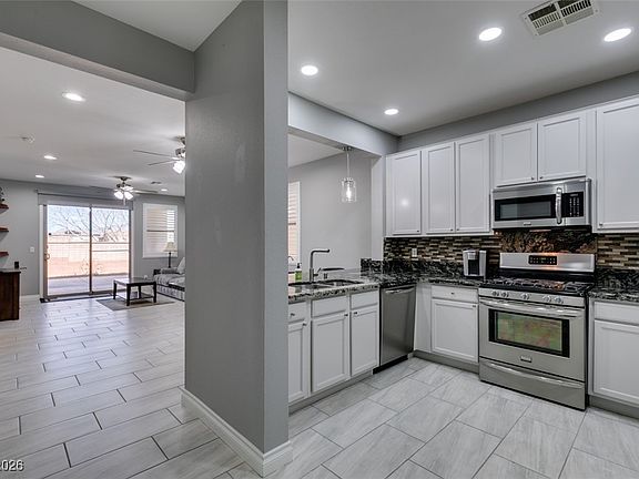 3rd image of 10818 Monaco Beach Ave
