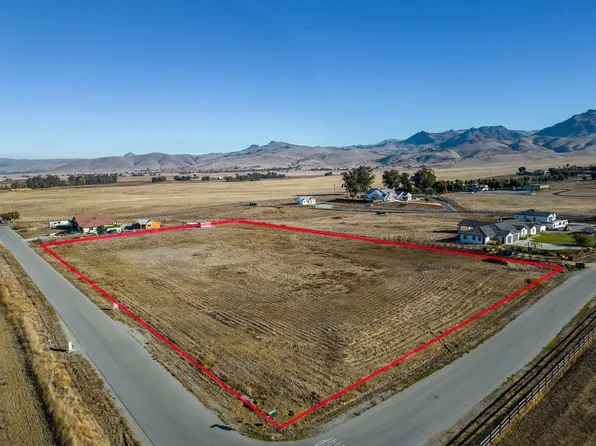 1094 Kennedy Ct, Hollister, CA 95023
