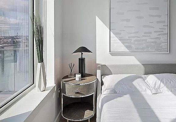 4th image of 582 Parkside Ave #17X