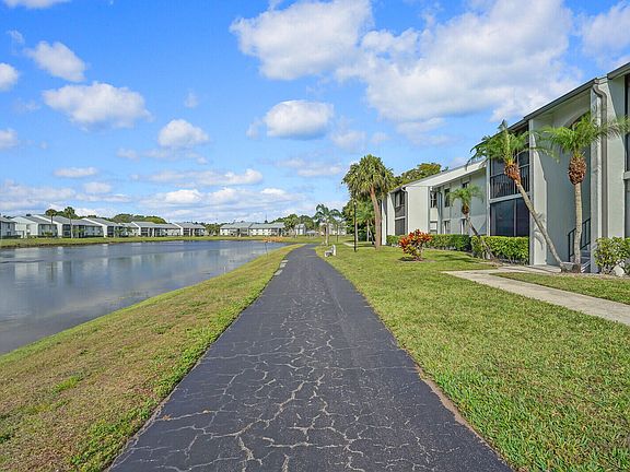 2nd image of 1010 Green Pine Boulevard #C2