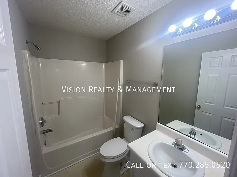 229 Bainbridge Cir — Photo 24