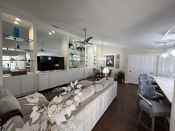 3rd image of 7204 Geminata Oak Ct