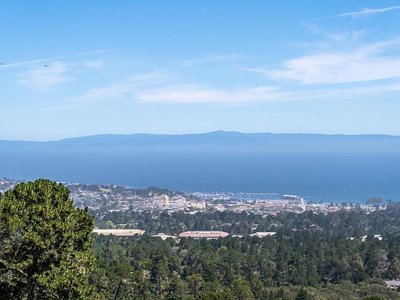 3rd image of 534 Aguajito Rd